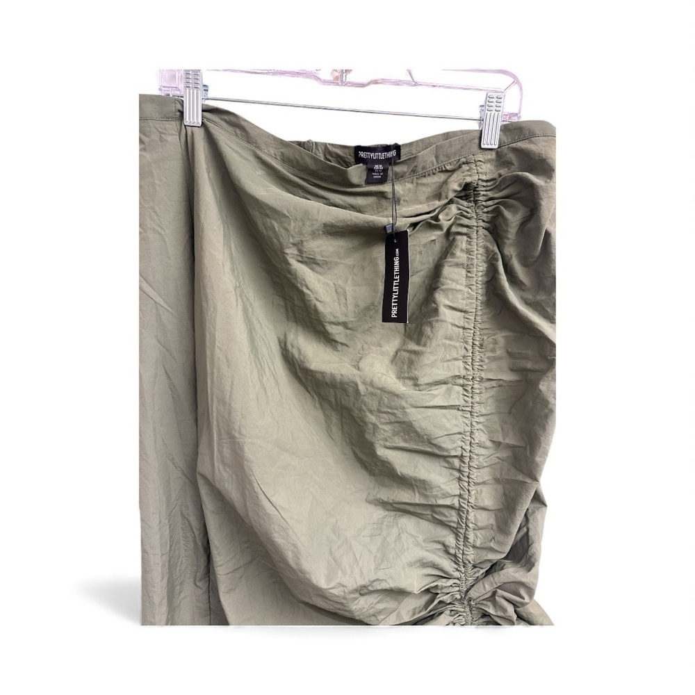 **Brand New **PrettyLittleThing Asymmetrical Olive Skirt - Picture 6 of 8